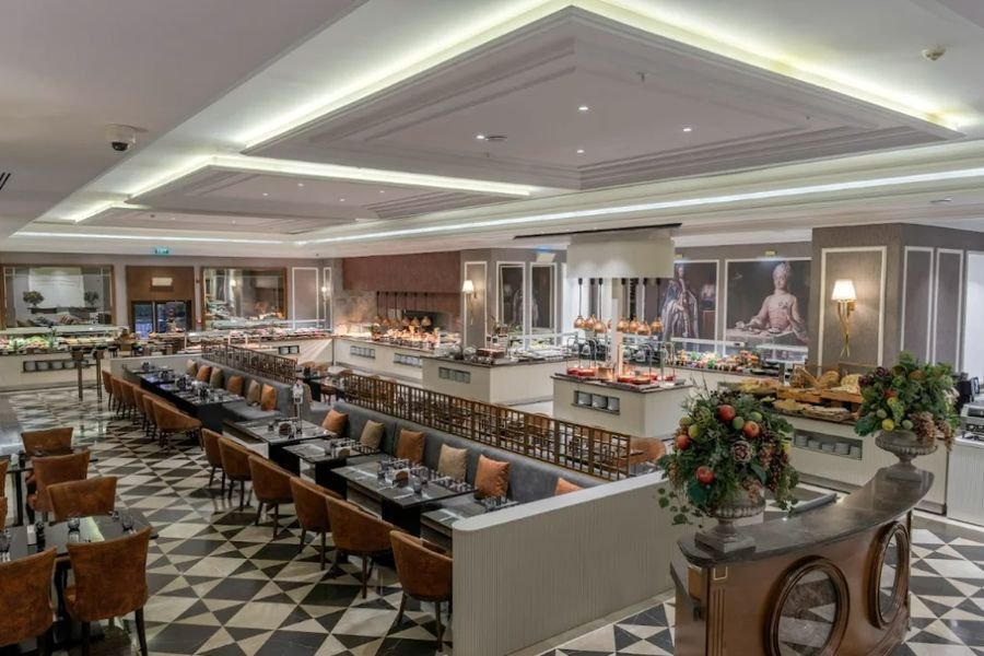 Unigenç Turizm - Lord's Palace Hotel SPA Casino