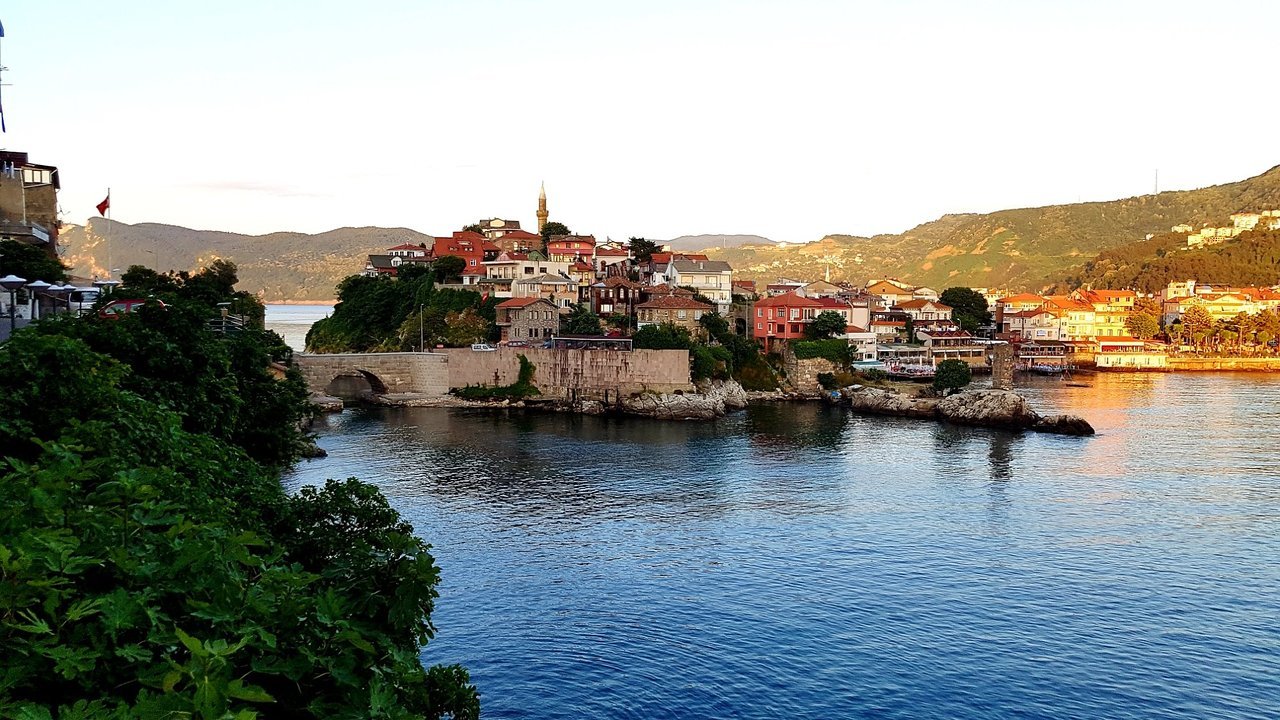 Uni Genç Turizm - Güzelcehisar Lav Sütunları ve Amasra Turu Günübirlik